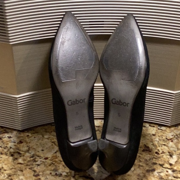 Gabor suede leather with patent leather trim kitten heel - Picture 6 of 6